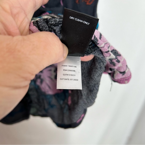 Torrid black floral blouse V neck with tie size 3X dark floral gothic - Picture 4 of 8